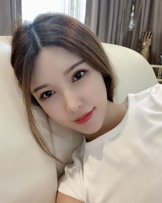 Cheap girl Cherry  offers full service at a low price, from AED700/hr