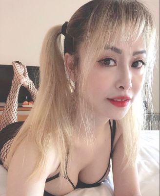 Cheap incall escort invites you to her place in UAE