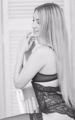 Asian prostitute on SexAbudhabi.club with sexy photos