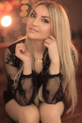 UAE freelance girl, age: 21, weight: 55 kg, height: 173 cm