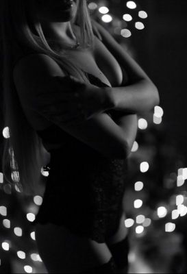 Visit out call girl in Abu Dhabi. From USD 1600/hr