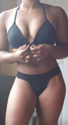 Lots of kissing and cuddling with Abu Dhabi asian escort Gabriela