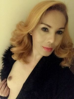 Massage girl in Abu Dhabi: Maria Shemale (28 y.o.)