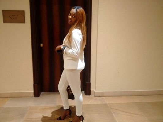 Cheap escort Vanessa White: rate from USD 1500 per hour