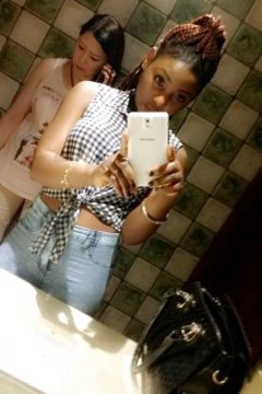 Abu Dhabi escort girl Ashleychocos available for hot sex