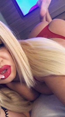 Online escort service on SexAbudhabi.club: choose sexy Curvy20yo full service and book now