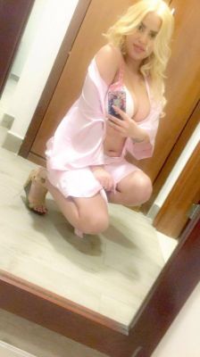 UAE sex service from Curvy20yo full service, +971 52 773 4147