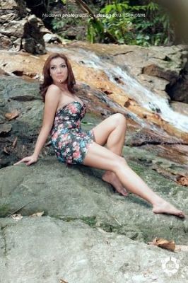 Abu Dhabi massage service offered by hooker TS Gina Lee