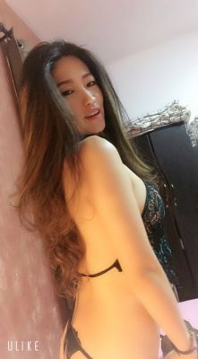 Lesbian escort in UAE for a kinky date: 0589412984