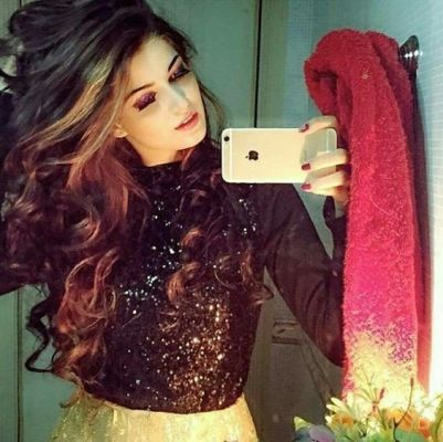 Sexy Abu Dhabi woman with tight ass, 55 kg; 173 cm