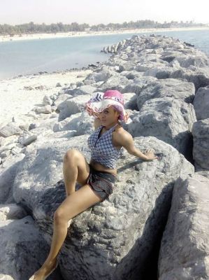 Indian call girl in Abu Dhabi: weight: 52 kg, height: 178 cm