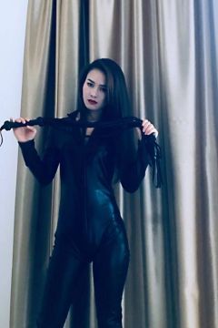 Abu Dhabi prostitute Tami - CIM & RIM will see you for USD 1000/hr