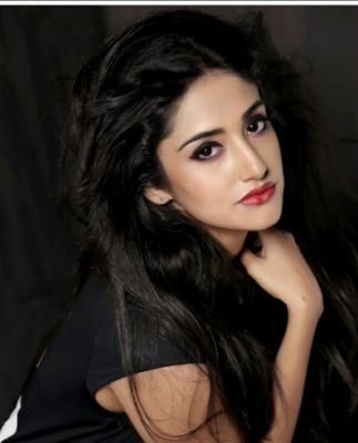 Enjoy the company of a perfect Abu Dhabi escort Tina