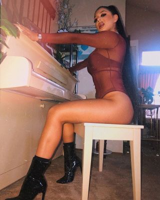 Book an escort as your female companion in Abu Dhabi 