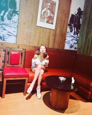 Lesbian dating tips: hot lesbie on SexAbudhabi.club for USD 1000 per hour