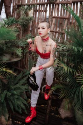 Find escorts on SexAbudhabi.club: book your time with kinky Hanna sweet