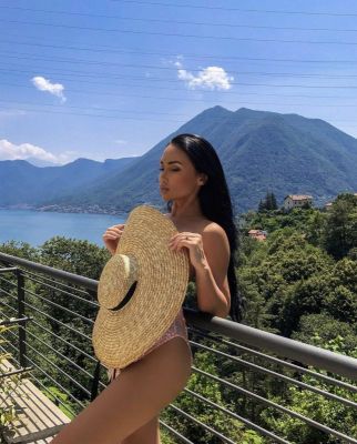 Abu Dhabi massage service offered by hooker Elza 