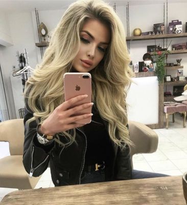 Laura NEW — photos and reviews about the girl