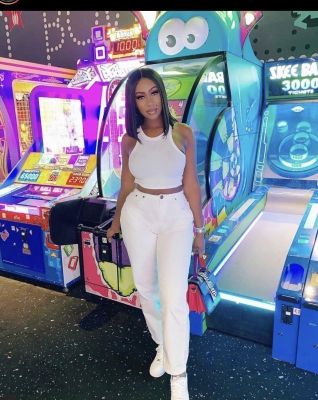 Girl escort service in Abu Dhabi from Emmi