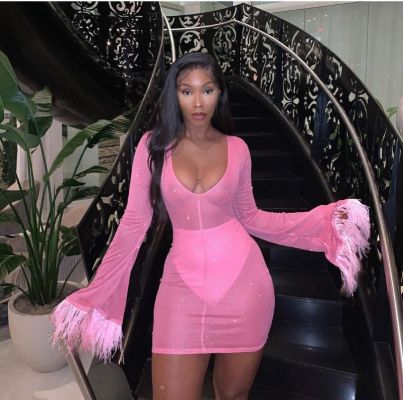 Sex with mature independent escort in UAE for USD 800