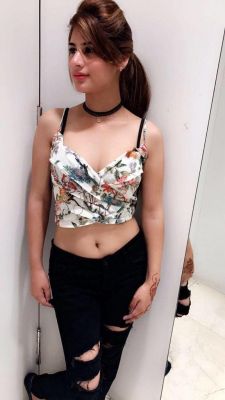 Lots of kissing and cuddling with Abu Dhabi asian escort Kaif