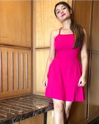 Sweet Abu Dhabi black slut (weight: 52 kg, height 167 cm)