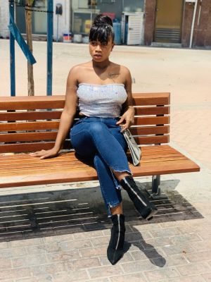 Book an escort as your female companion in Abu Dhabi 