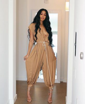 Petite escort Abu Dhabi (weight: 65 kg; height: 6 cm)