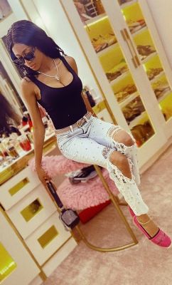 24 hour escort Ellen in Abu Dhabi is waiting for a call